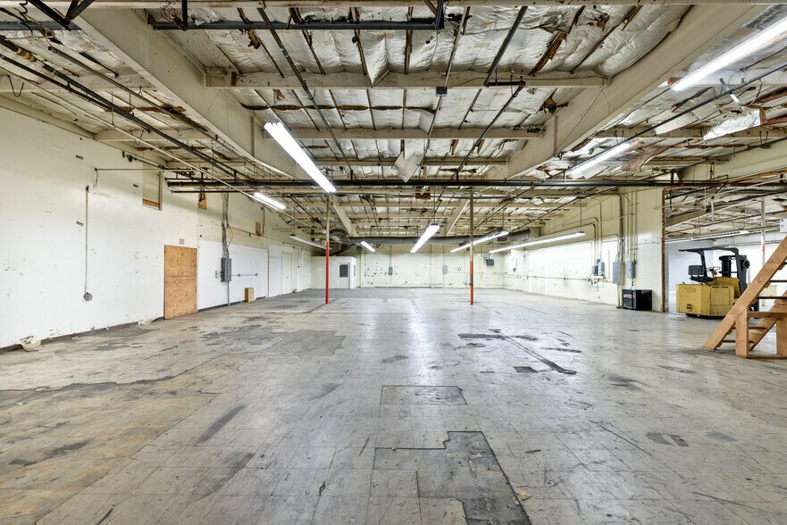 More Photos Of 9030 Winnetka Ave, Northridge Industrial For Lease