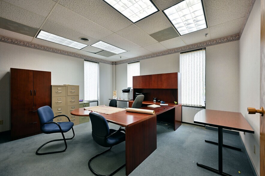 More Photos Of 310 W South St, Rice Lake Manufacturing For Lease