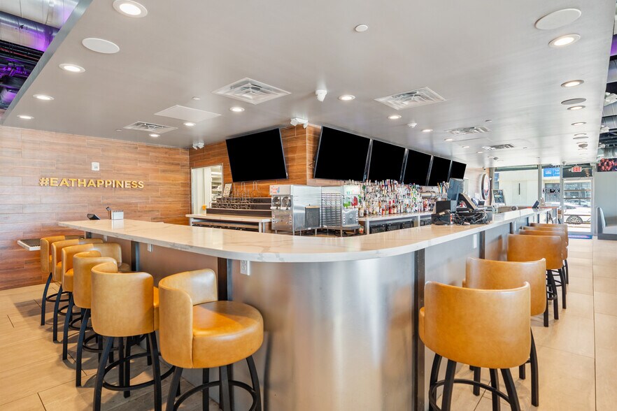 More Photos Of 2100 Travis St, Houston Office Residential For Lease