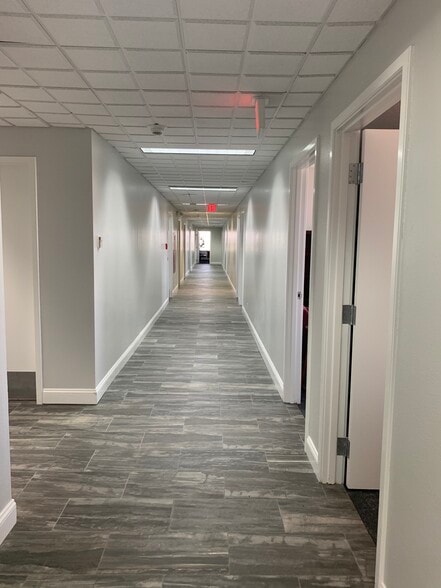 More Photos Of 125 W Missouri Ave, Midland Office For Lease