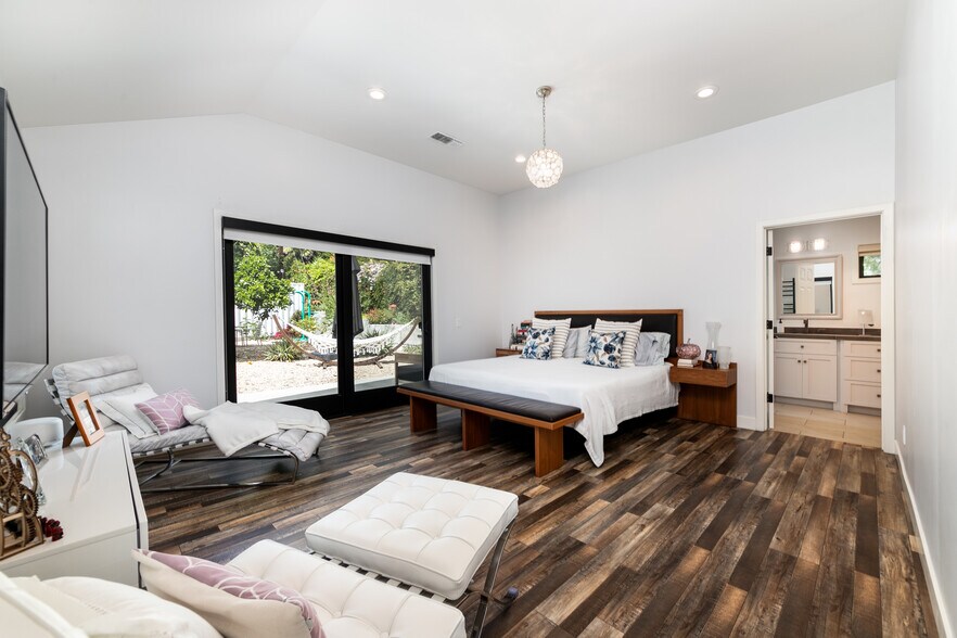 More Photos Of 1865 El Monte Dr, Thousand Oaks Apartments For Sale