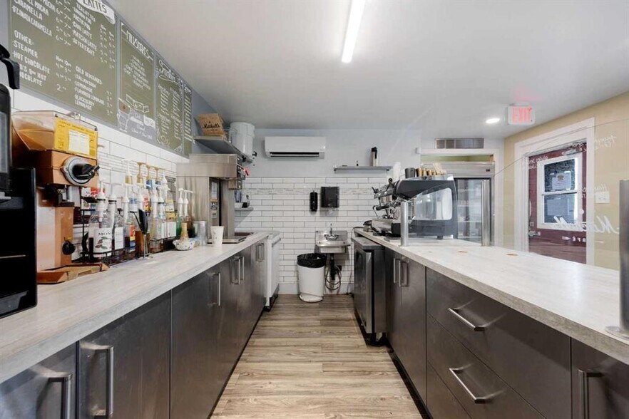 More Photos Of 10015 Main St, Fort McMurray Specialty For Sale