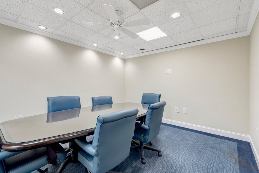 More Photos Of 10525 Braddock Rd, Fairfax Medical For Sale