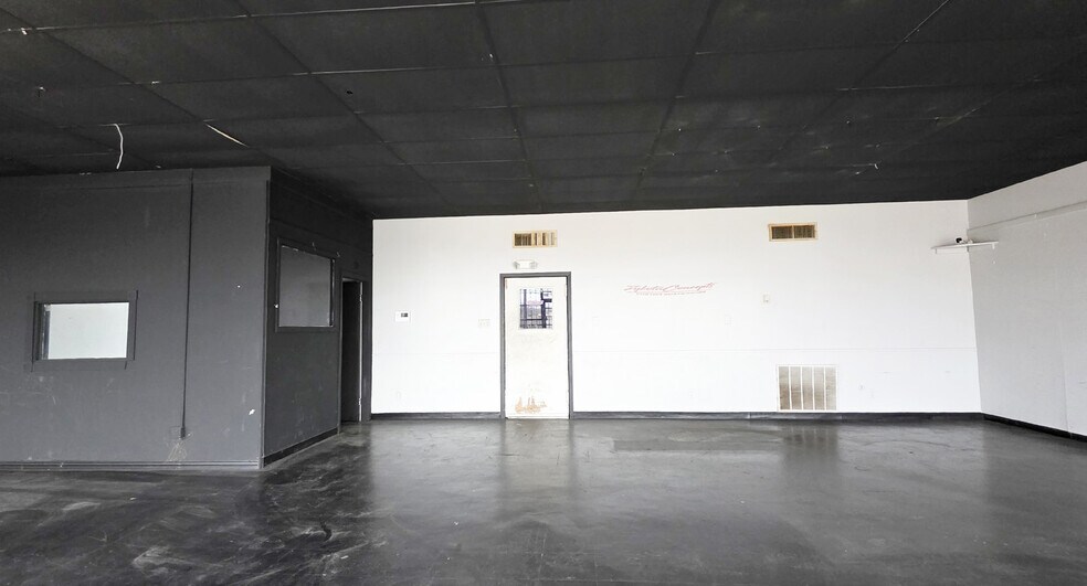 More Photos Of 1801 Shaver St, Pasadena General Retail For Lease