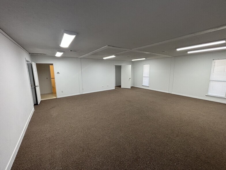 More Photos Of 101 Nightingale Ln, Gulf Breeze Office For Sale