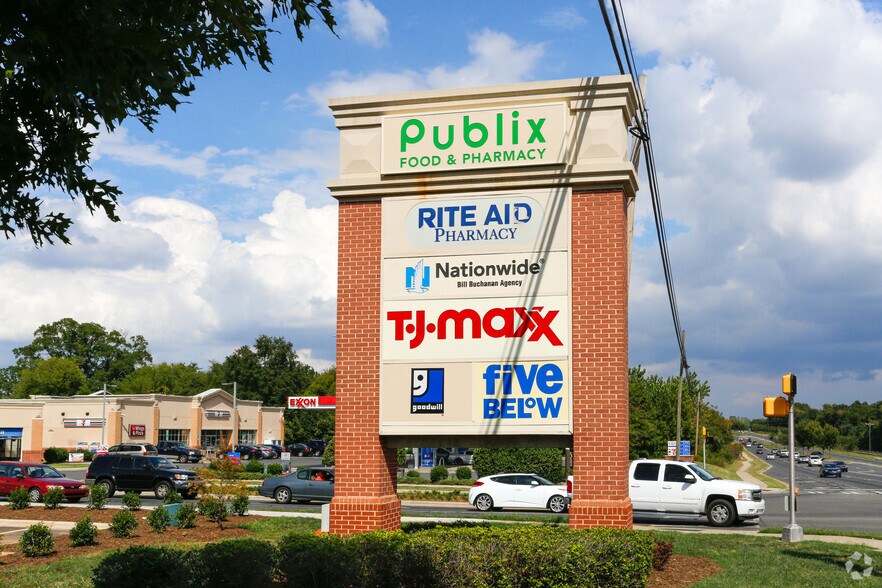 More Photos Of 12806-12820 S Tryon St, Charlotte Supermarket For Lease