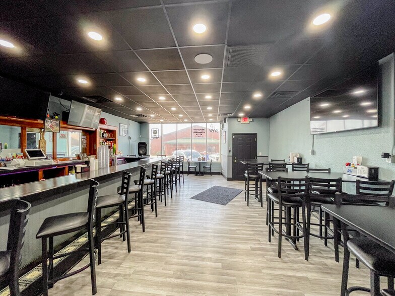 More Photos Of 1119 Thomas St, Redfield General Retail For Sale