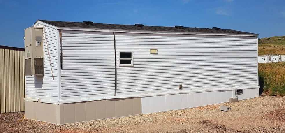More Photos Of 2052 NW 125th Ave, Watford City Self Storage For Sale