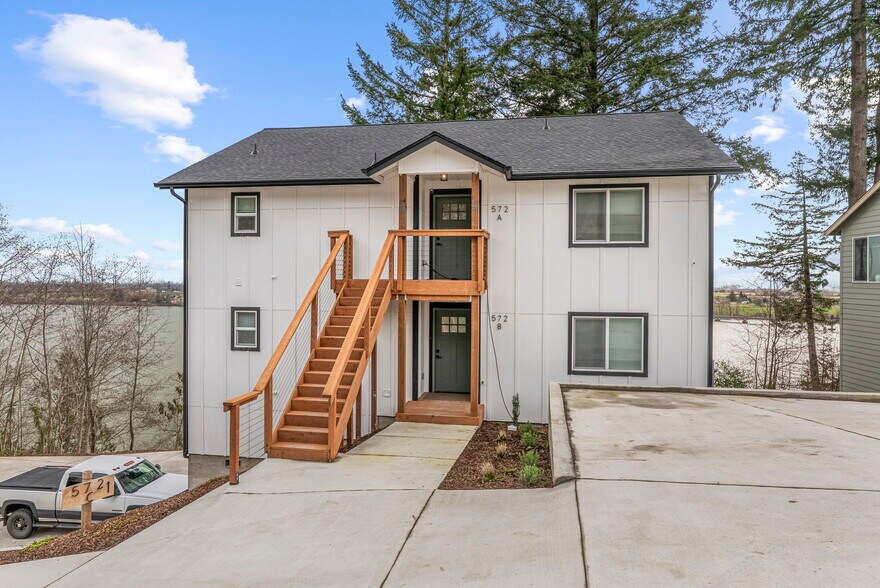 More Photos Of 572 Columbia St, Cathlamet Apartments For Sale