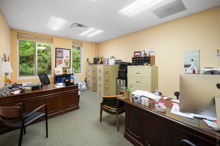 More Photos Of 140 SE Parkway Ct, Franklin Medical For Lease