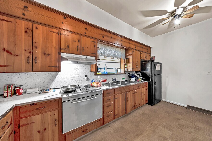 More Photos Of 2719 Colonial Ave SW, Roanoke Office For Sale