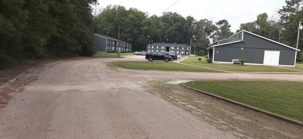 More Photos Of 1000 Broadmeadow Dr, Monticello Apartments For Sale