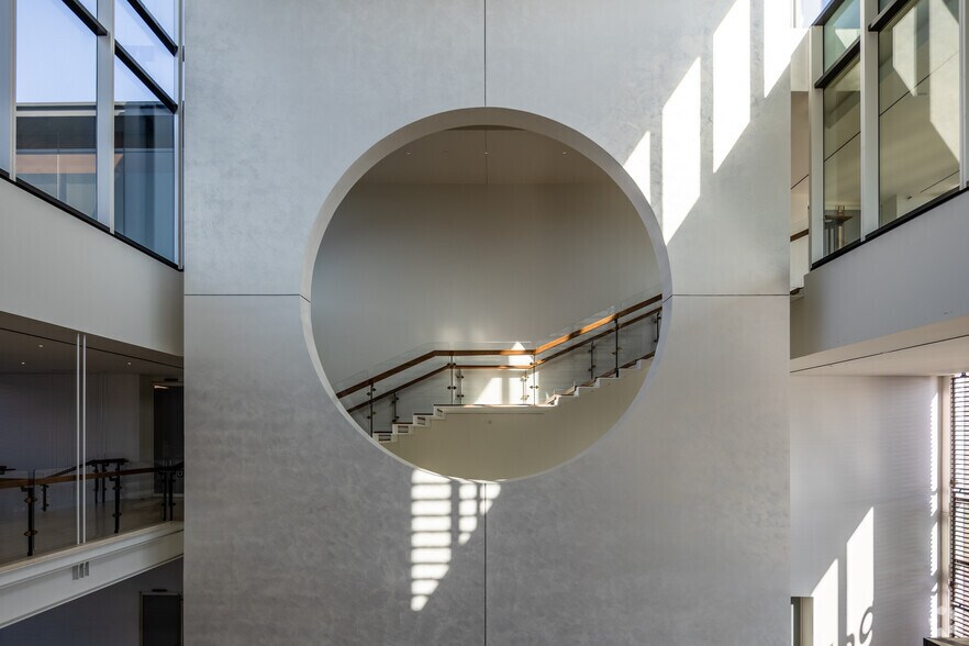 More Photos Of 175 Park Ave, Madison Office For Lease