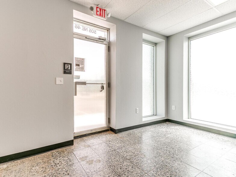 More Photos Of 505 NE 46th St, Oklahoma City Office For Lease