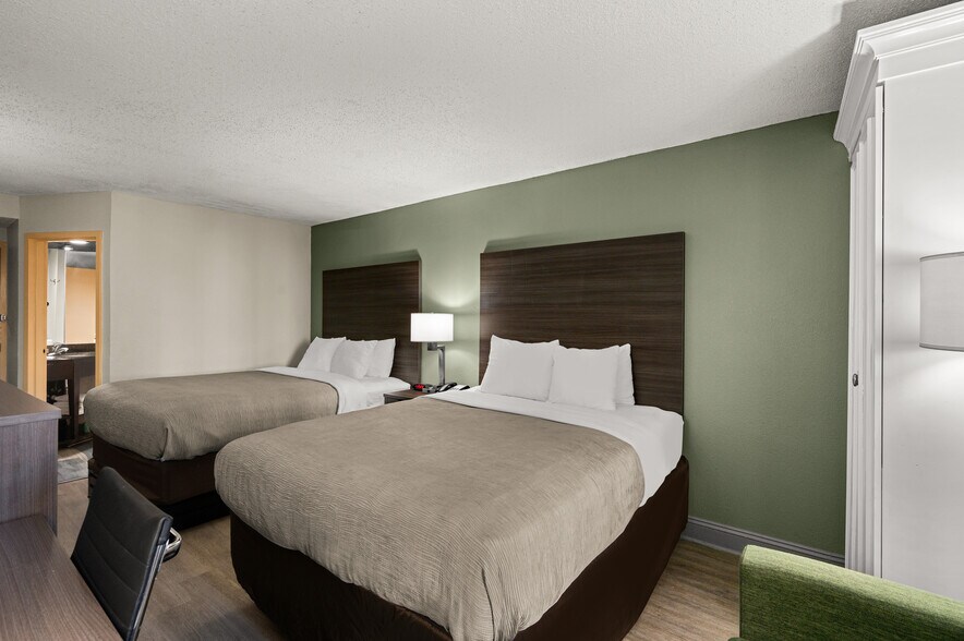 More Photos Of 500 W 29th St, North Little Rock Hotel For Sale