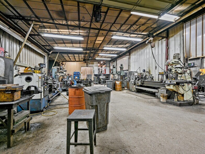 More Photos Of 6869 Columbus St, New Vienna Warehouse For Sale