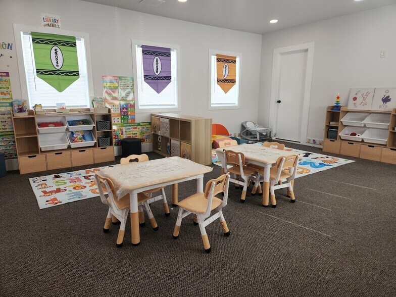 More Photos Of 13 Elm Ct, Easton Office For Sale