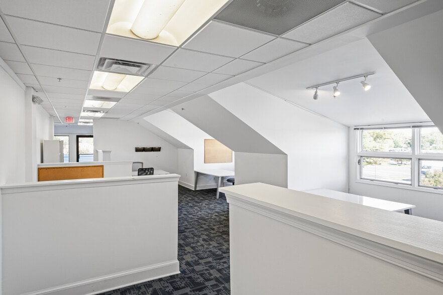 More Photos Of 602 S King St, Leesburg Medical For Sale