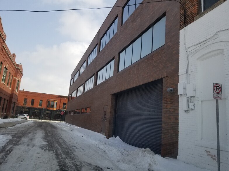 More Photos Of 85 N Main St, Mount Clemens Office Residential For Lease