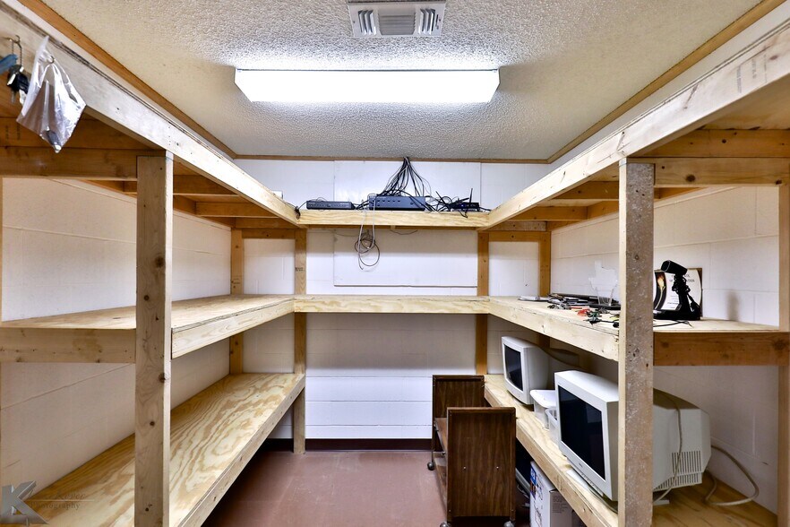 More Photos Of 3097 Brick Plant Rd, Snyder Manufacturing For Sale