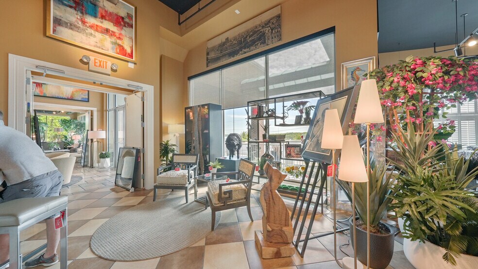 More Photos Of 2265 Bagnell Dam Blvd, Lake Ozark Office For Sale