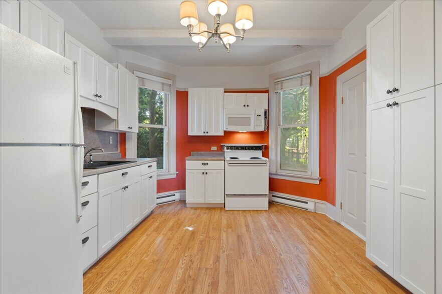 More Photos Of 2616 SE Pine St, Portland Apartments For Sale