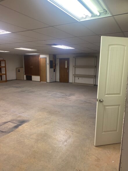 More Photos Of 6701 NW 178th St, Edmond Flex For Sale