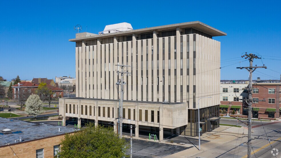 More Photos Of 221 W Webster Ave, Muskegon Medical For Sale