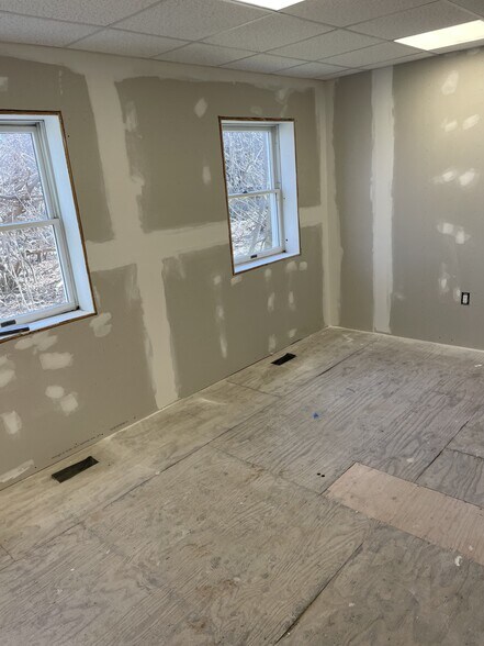 More Photos Of 349 Meeting House Ln, Southampton Healthcare For Lease
