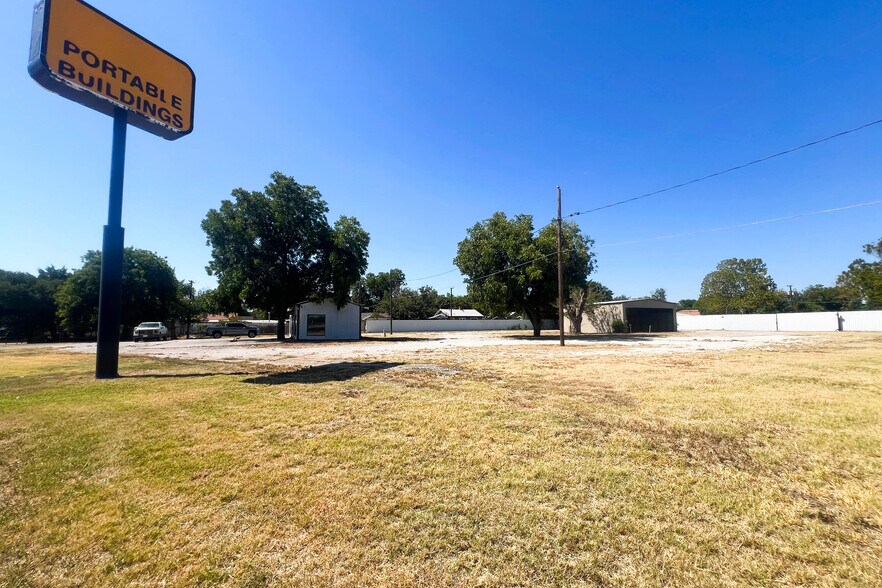 More Photos Of 231 Central Fwy E, Wichita Falls Land For Sale