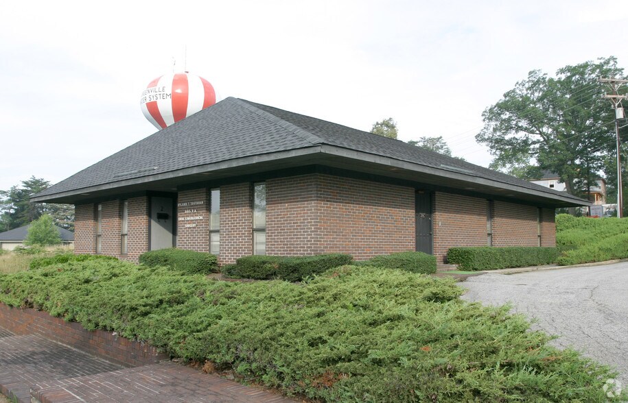 More Photos Of 2 Pointe Cir, Greenville Medical For Lease