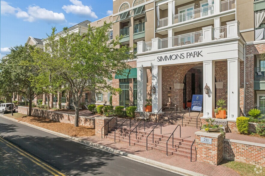 More Photos Of 211 River Landing Dr, Charleston Apartments For Lease