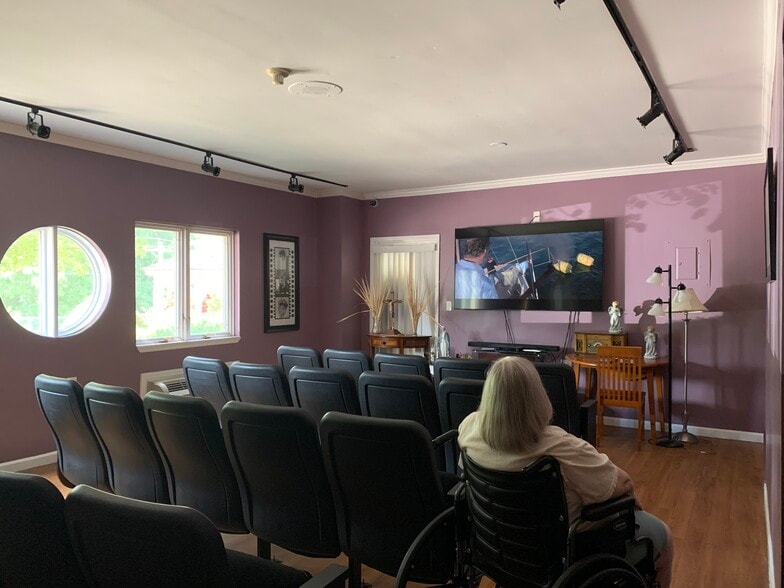 More Photos Of 4220 Saw Mill Run Blvd, Pittsburgh Assisted Living For Sale