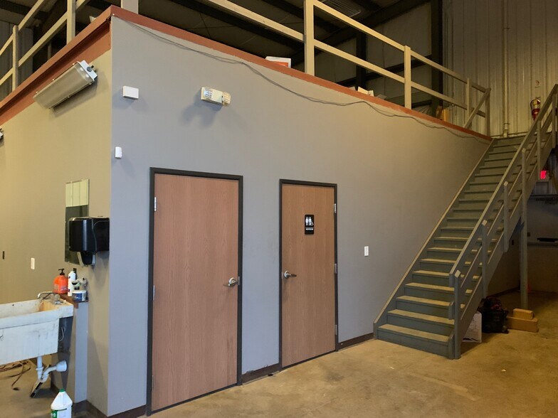 More Photos Of 5540 E Highland Rd, Howell Warehouse For Lease