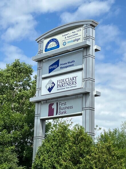 More Photos Of 3913-3919 W Prospect Ave, Appleton Office For Lease