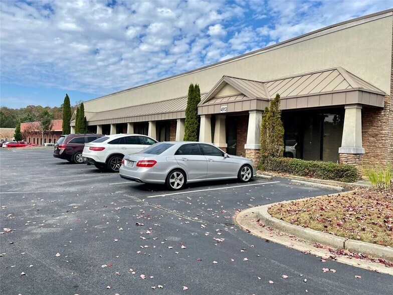 More Photos Of 4913 Summer Oak Dr, Buford Industrial For Lease