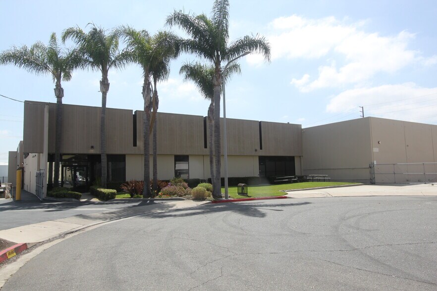 More Photos Of 10950 Virginia Cir, Fountain Valley Warehouse For Lease