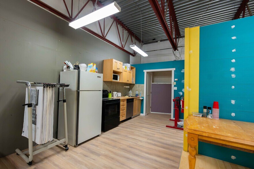 More Photos Of 13308 76th Ave, Surrey Warehouse For Sale