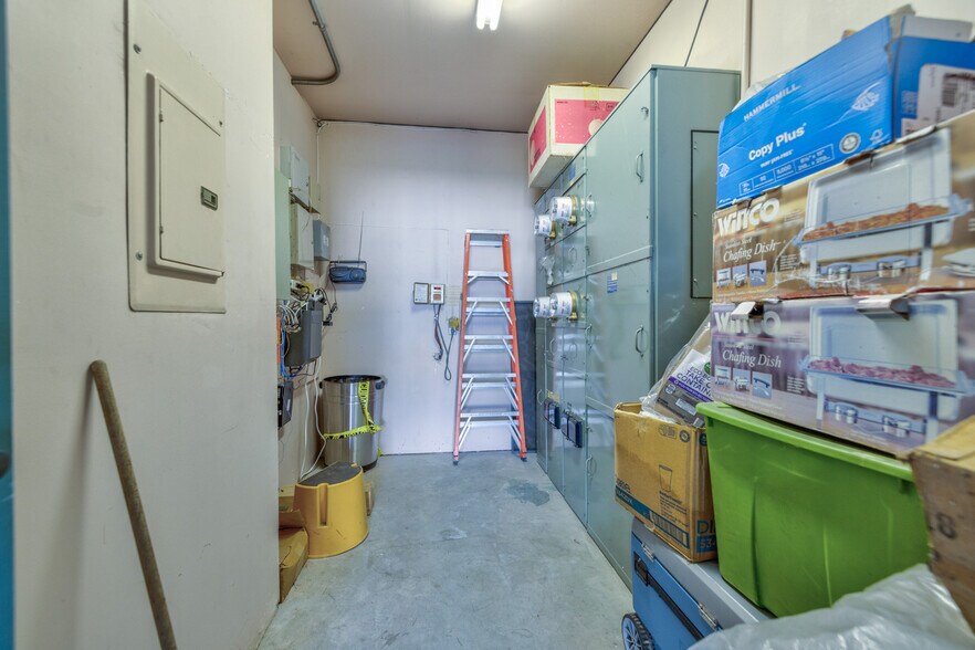 More Photos Of 16336 Whittier Blvd, Whittier Medical For Sale