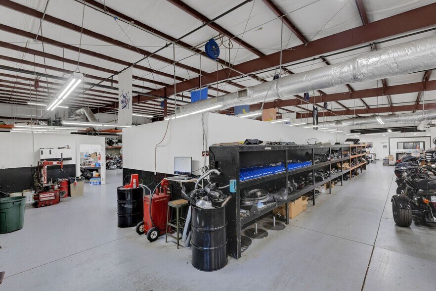 More Photos Of 330 Cattlemen Rd, Sarasota Auto Dealership For Sale