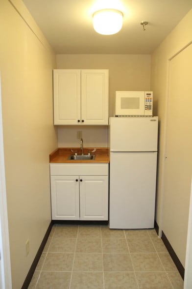 More Photos Of 1356 Washington St, Bath Storefront Retail Office For Lease