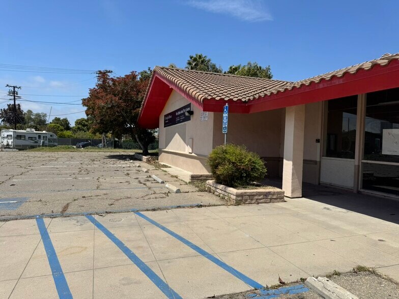 More Photos Of 2805 Vineyard Ave, Oxnard Freestanding For Sale