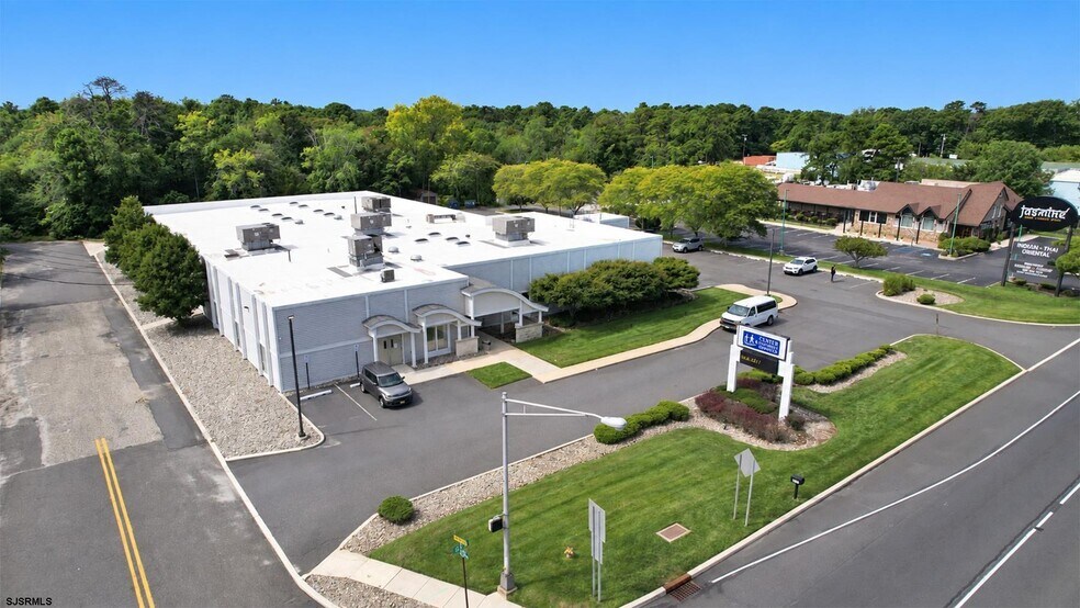 More Photos Of 312 E White Horse Pike, Absecon Flex For Sale