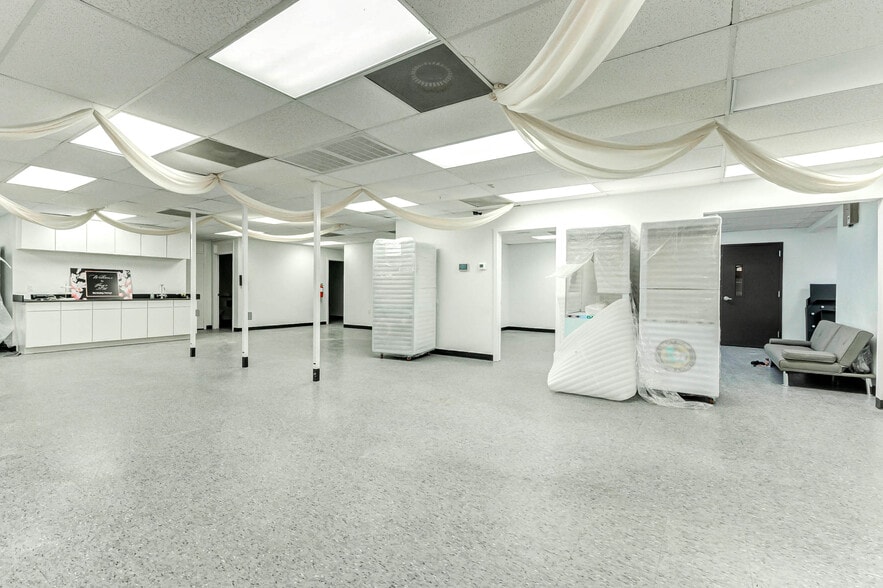 More Photos Of 1101 Alma St, Tomball Medical For Lease