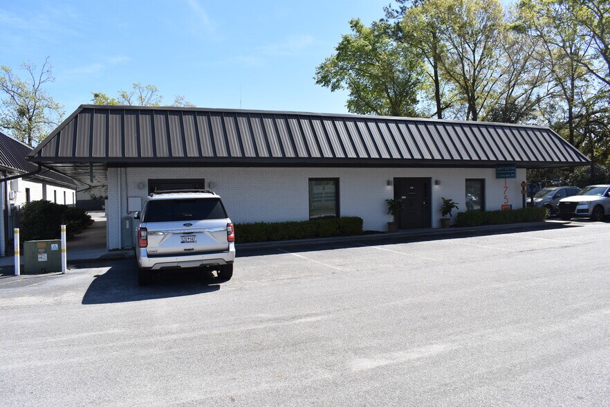 More Photos Of 2165 Ashley Phosphate Rd, North Charleston Medical For Lease