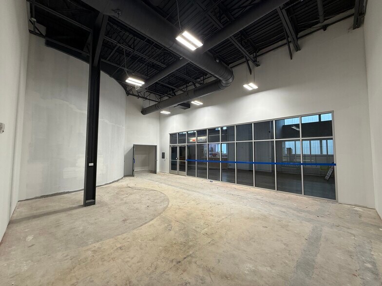 More Photos Of 15 Lund Rd, Saco Light Manufacturing For Lease