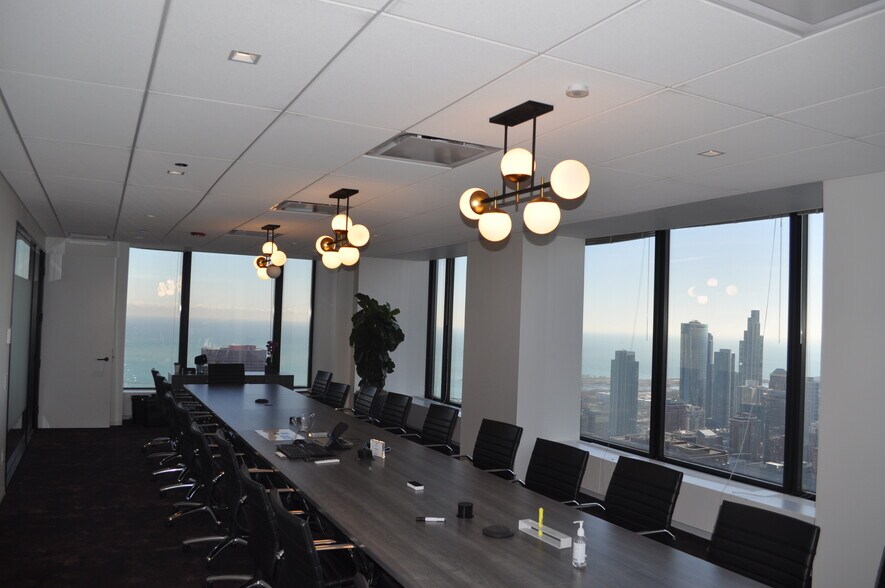 More Photos Of 233 S Wacker Dr, Chicago Office For Lease