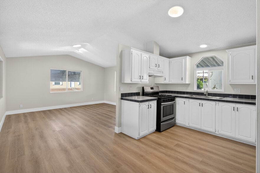 More Photos Of 402 Colin Kelly Dr, Roseville Apartments For Sale