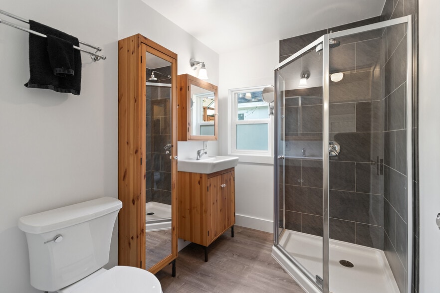 More Photos Of 510 E 16th St, Vancouver Manufactured Housing Mobile Home Park For Sale