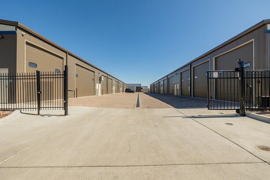 More Photos Of 560-580 Ames St, Lakewood Self Storage For Sale